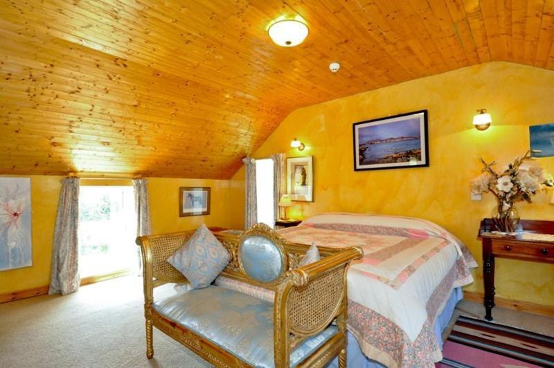 Queen Room with Garden View